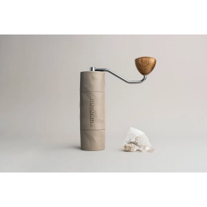 Comandante Handkaffeemühle X25 Trailmaster Dune